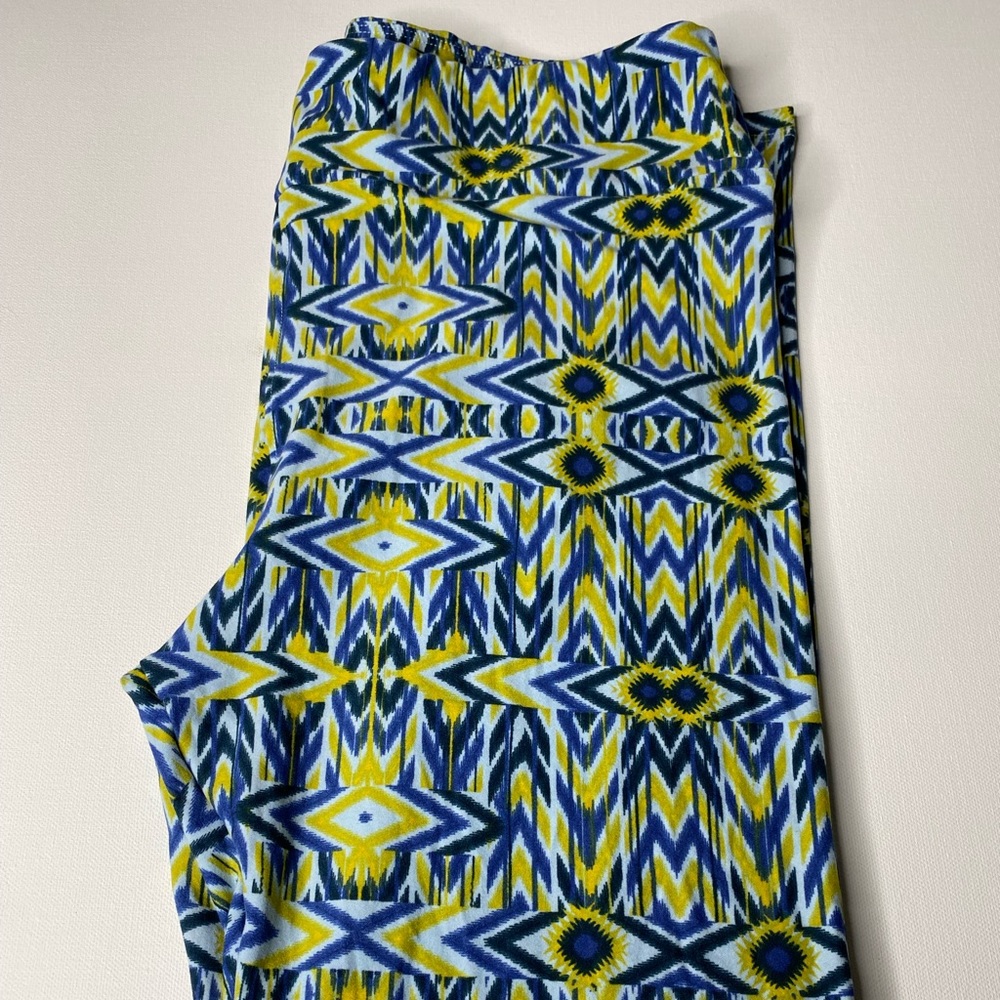 LuLaRoe Tall & Curvy Leggings(fits sizes 10-22)New